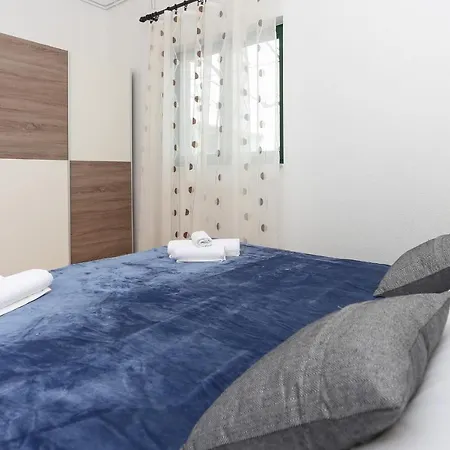 Apartment Zuvan *