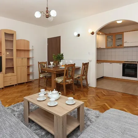 Zuvan Apartment