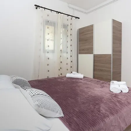 Apartment Zuvan *