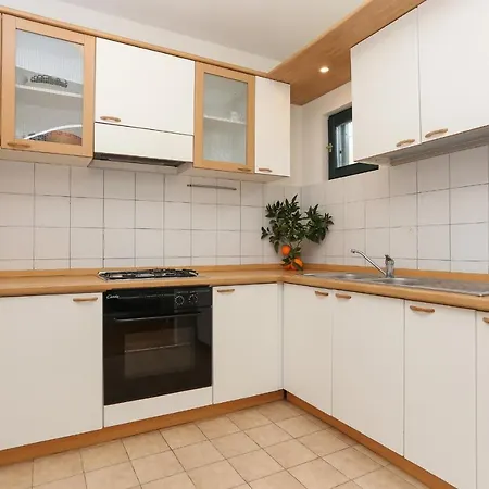 Apartment Zuvan Trogir