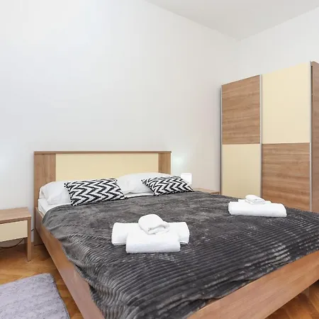 Apartment Zuvan Trogir