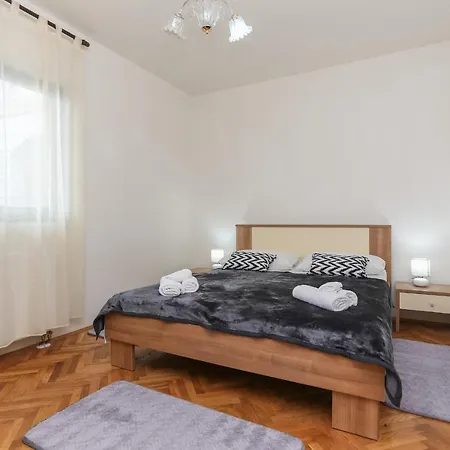 Apartment Zuvan